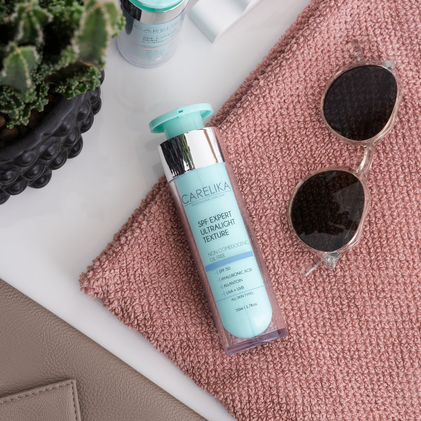 Carelika Spf Expert Textura Ultraligera con FPS 50 Airless